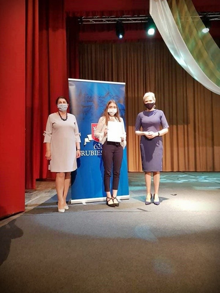 Uczniowie Staszica ze stypendiami Burmistrza Miasta