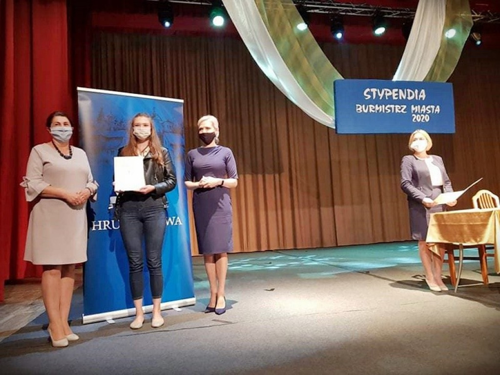 Uczniowie Staszica ze stypendiami Burmistrza Miasta
