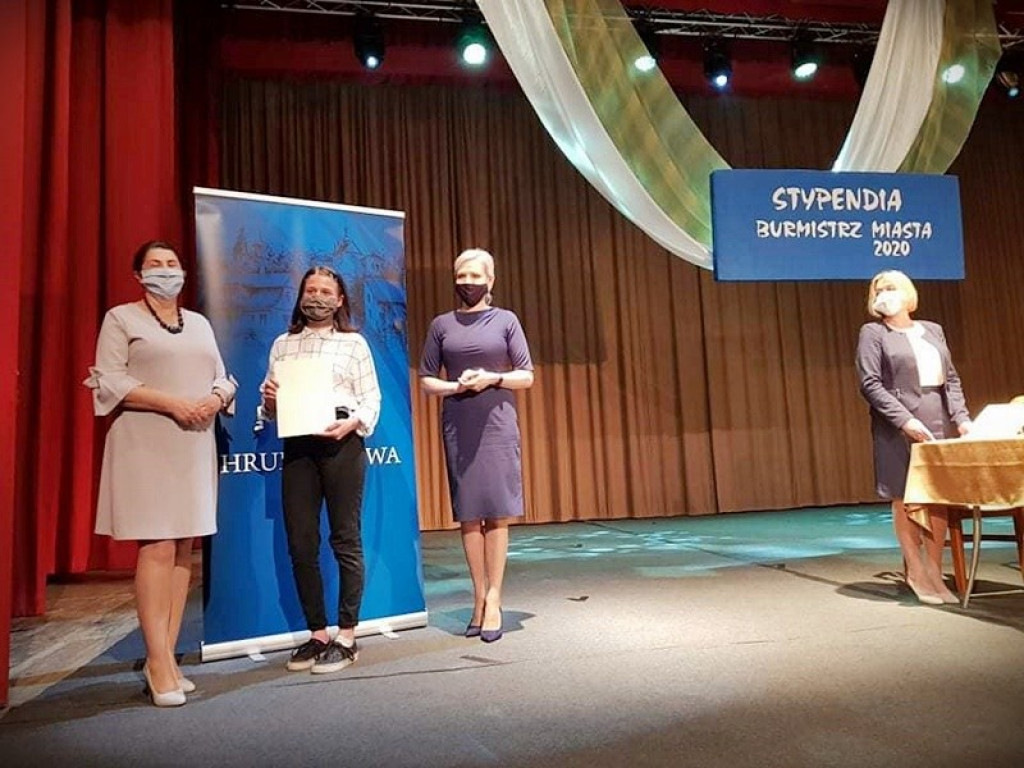 Uczniowie Staszica ze stypendiami Burmistrza Miasta