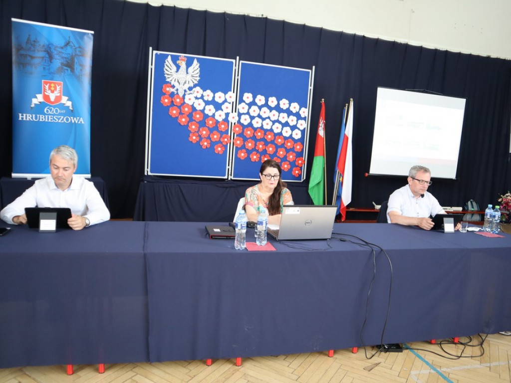 Hrubieszów: Burmistrz z wotum zaufania i absolutorium za 2019 rok