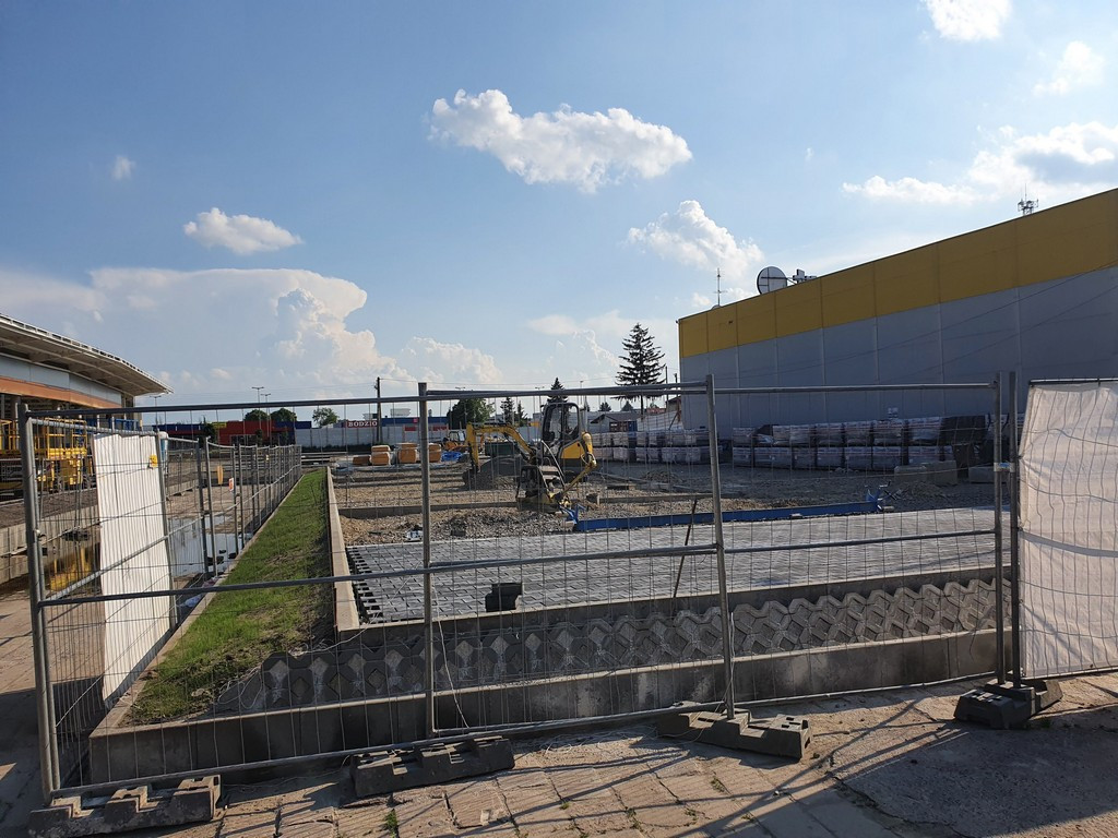Hrubieszów: Rozbudowa centrum handlowego na Kolejowej