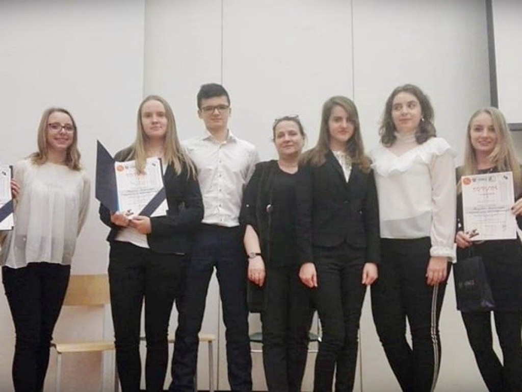 Sypnęło sukcesami uczniów Staszica