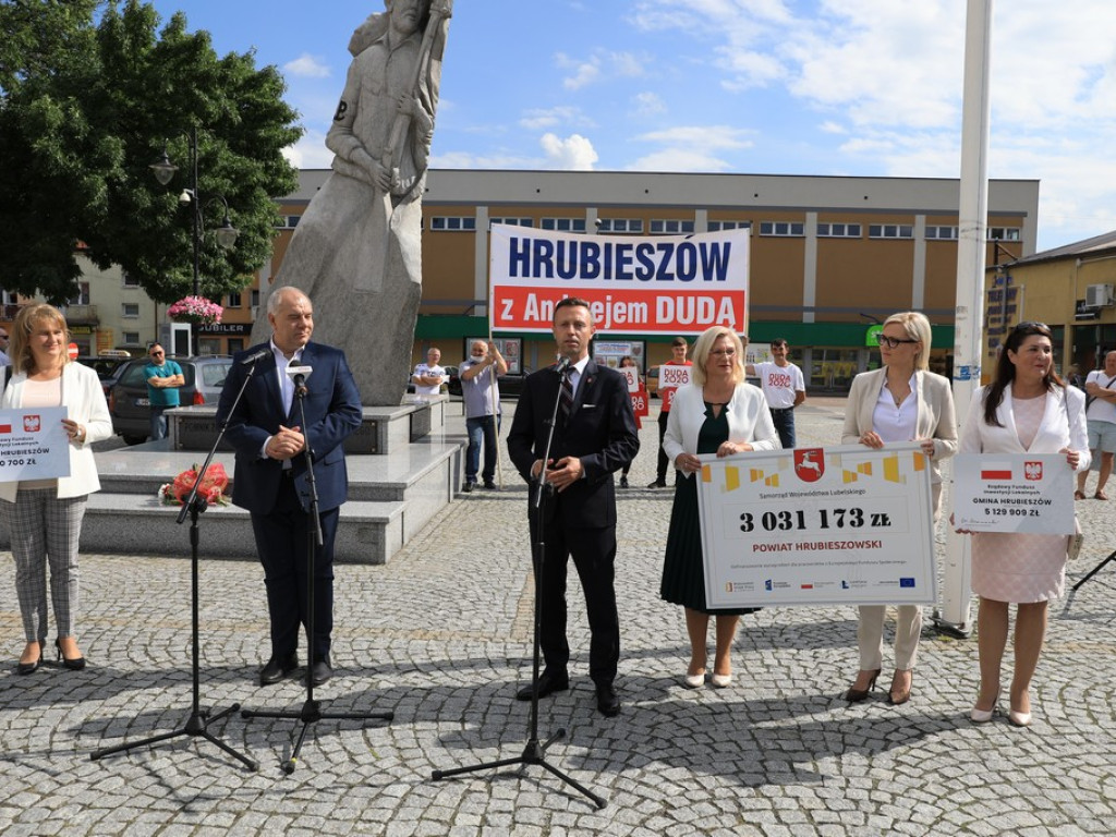 Jacek Sasin w Hrubieszowie. Polityczny konflikt w PiS - komentarze radnych