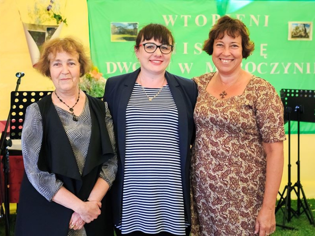 Wtopieni w historię dworu w Moroczynie