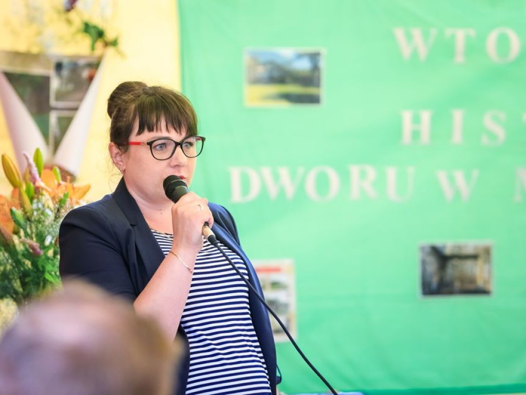 Wtopieni w historię dworu w Moroczynie