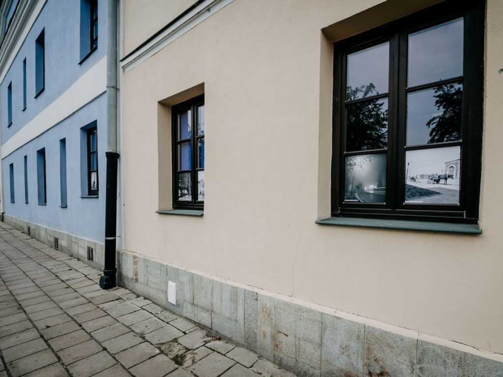 Spacer w czasie przez ulicę Pereca w Zamościu