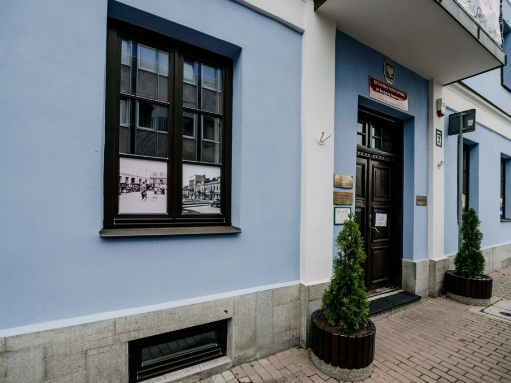 Spacer w czasie przez ulicę Pereca w Zamościu
