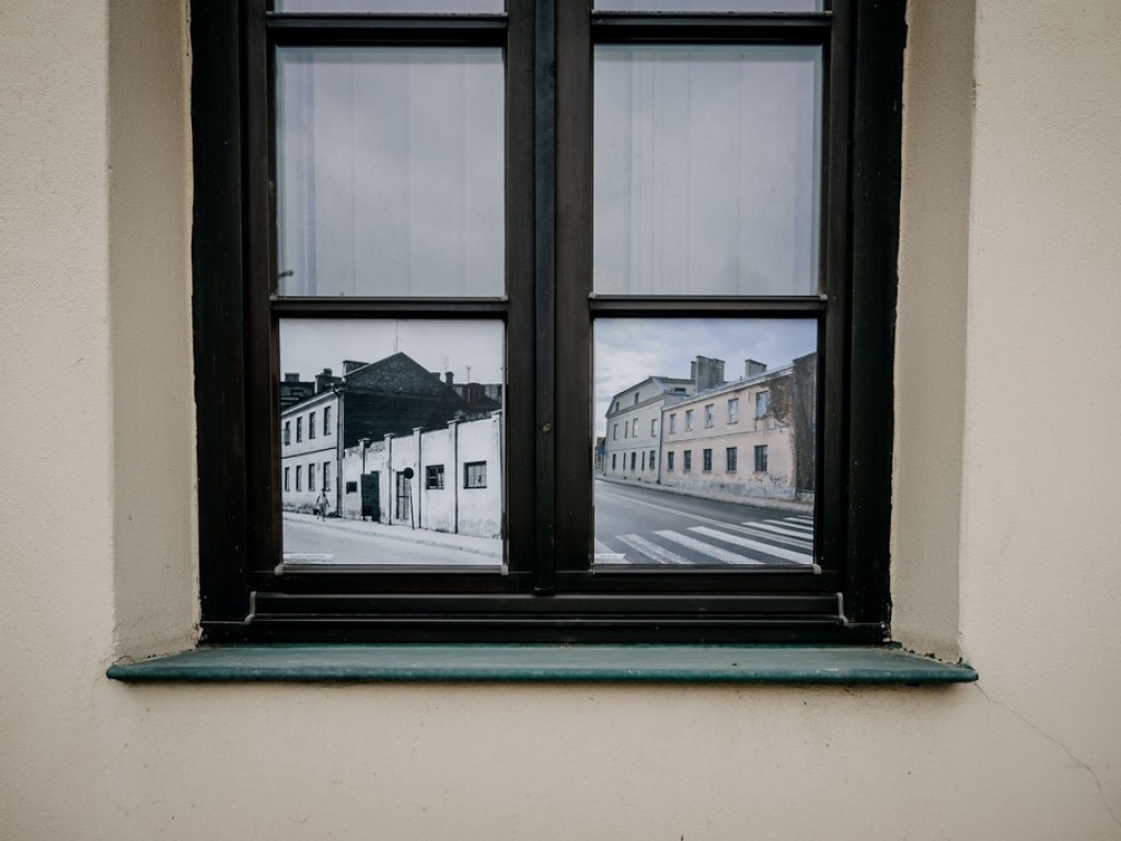 Spacer w czasie przez ulicę Pereca w Zamościu