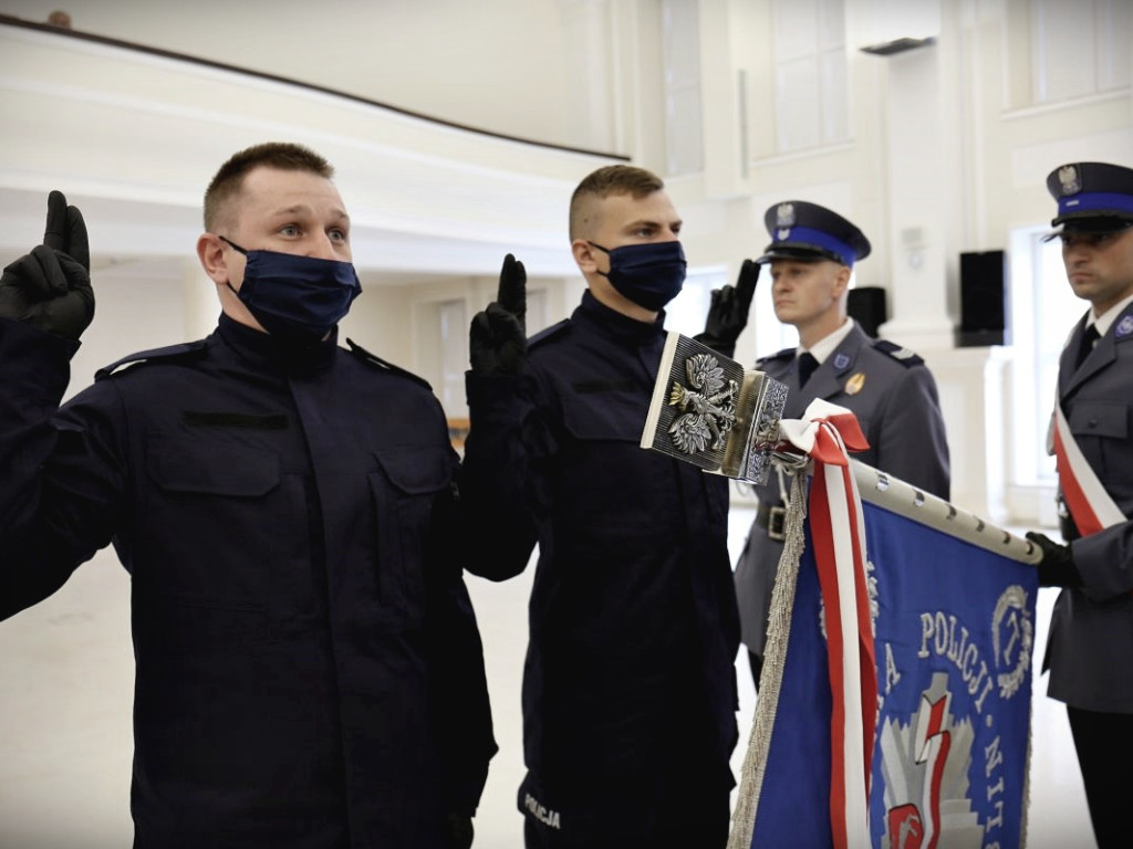 Ślubowanie nowych policjantów