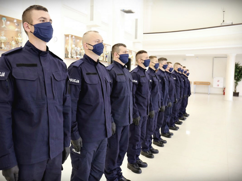 Ślubowanie nowych policjantów