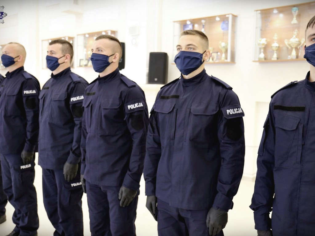 Ślubowanie nowych policjantów