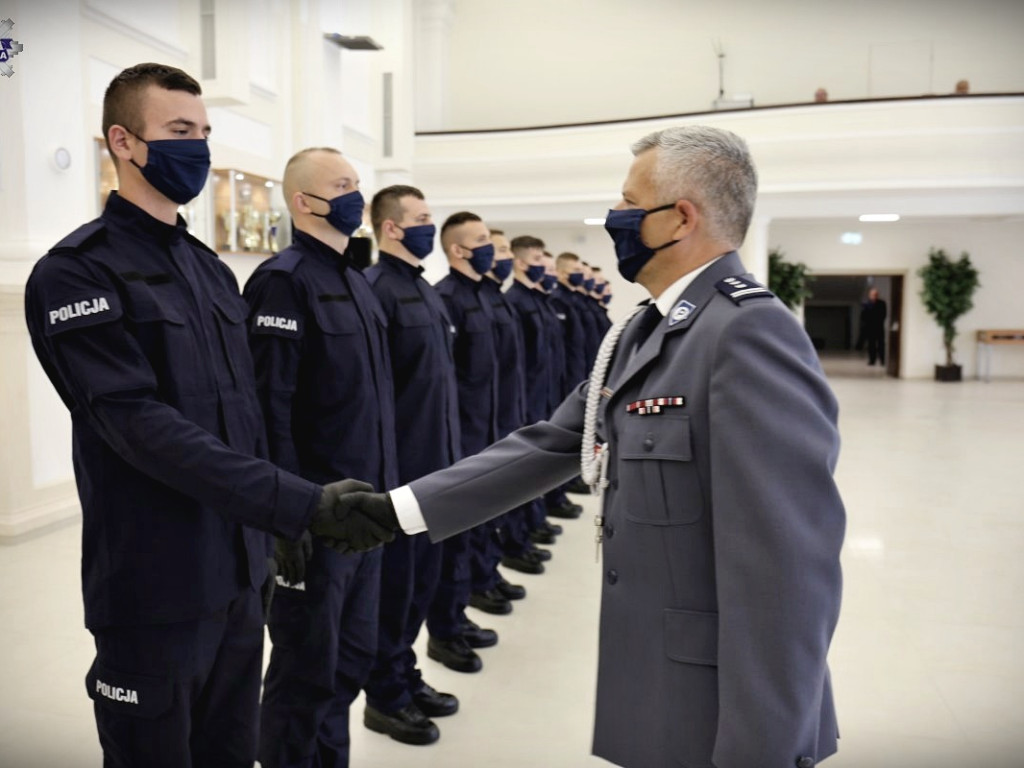 Ślubowanie nowych policjantów