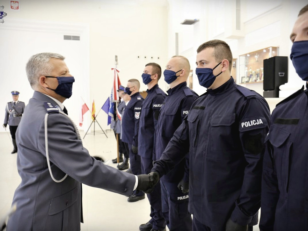 Ślubowanie nowych policjantów