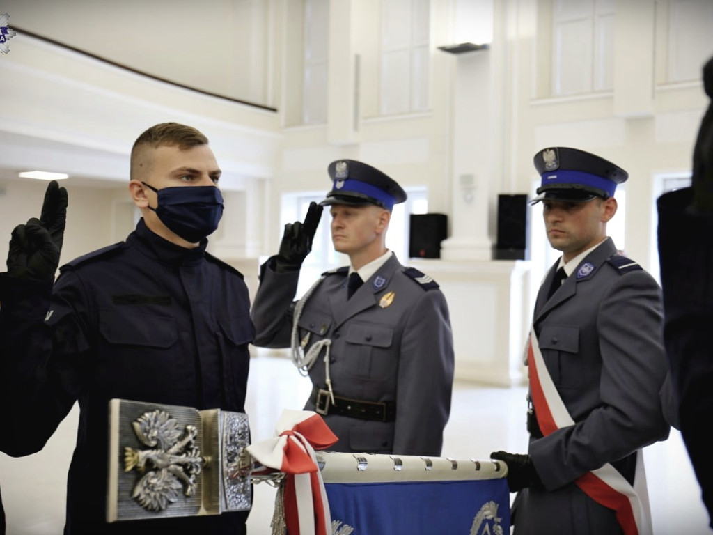 Ślubowanie nowych policjantów