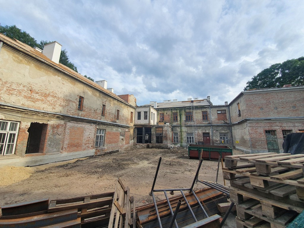 Hrubieszów: Trwa remont budynku Syndykatu Rolniczego