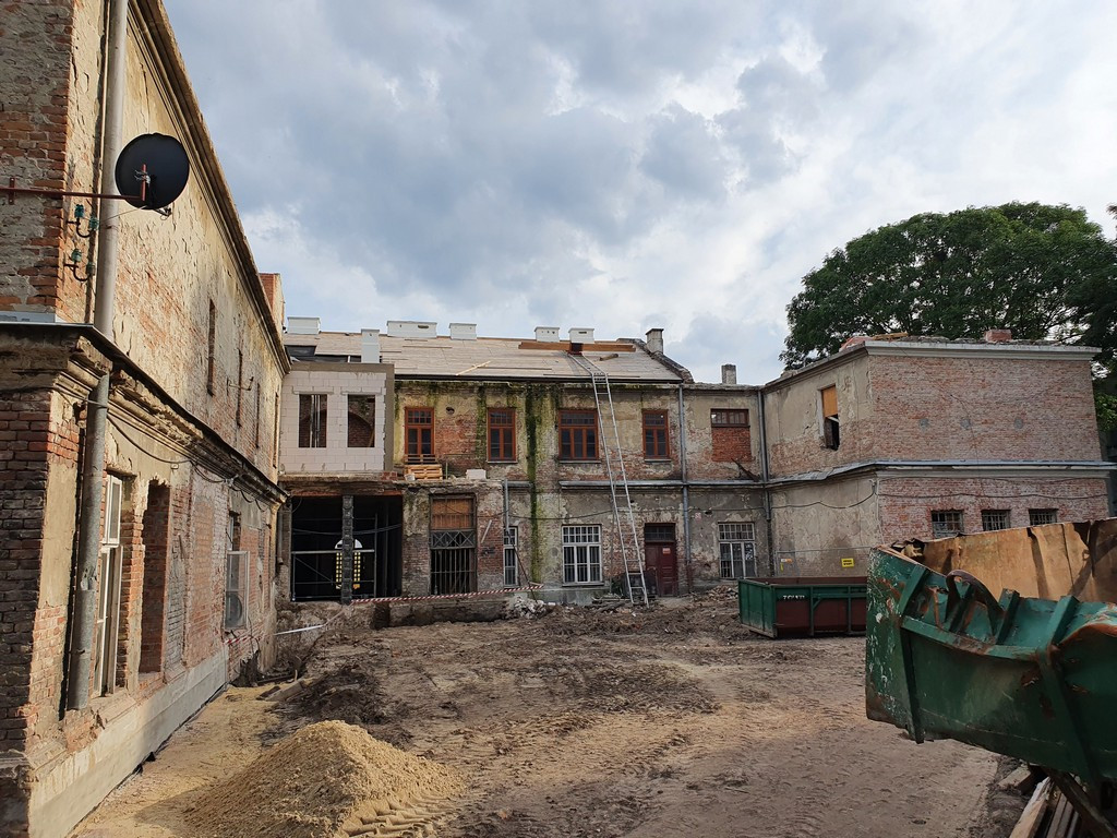 Hrubieszów: Trwa remont budynku Syndykatu Rolniczego