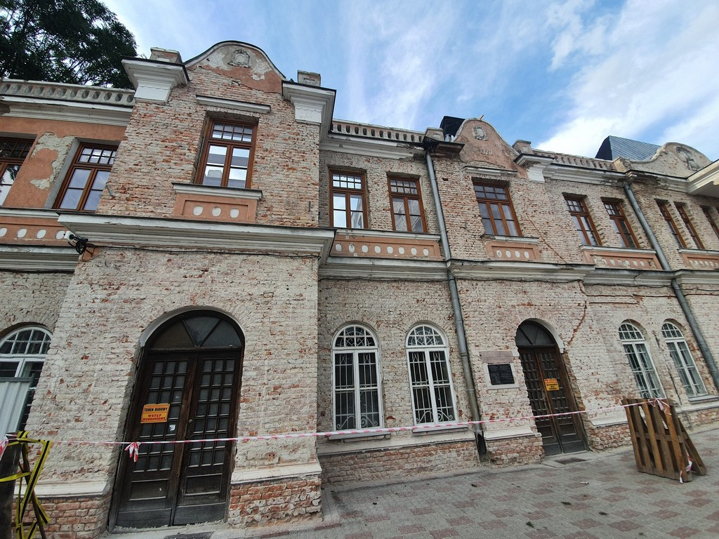 Hrubieszów: Trwa remont budynku Syndykatu Rolniczego