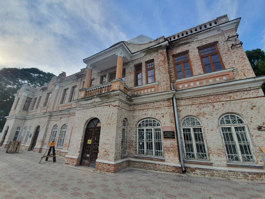 Hrubieszów: Trwa remont budynku Syndykatu Rolniczego