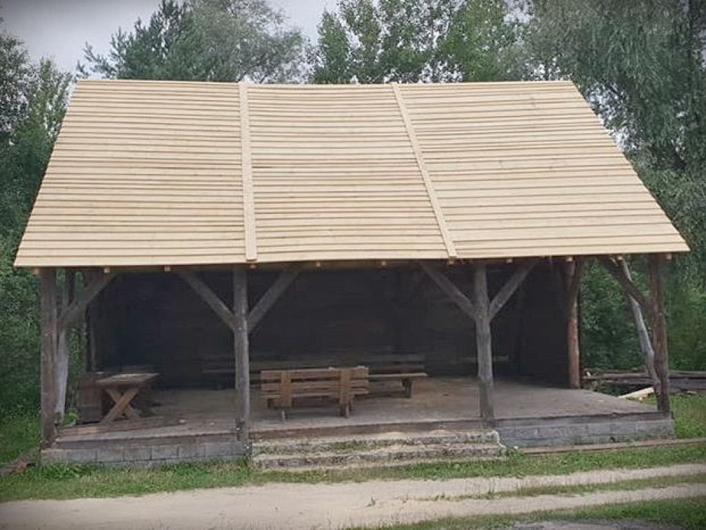 Trwa remont sceny w Lasku Czumowskim