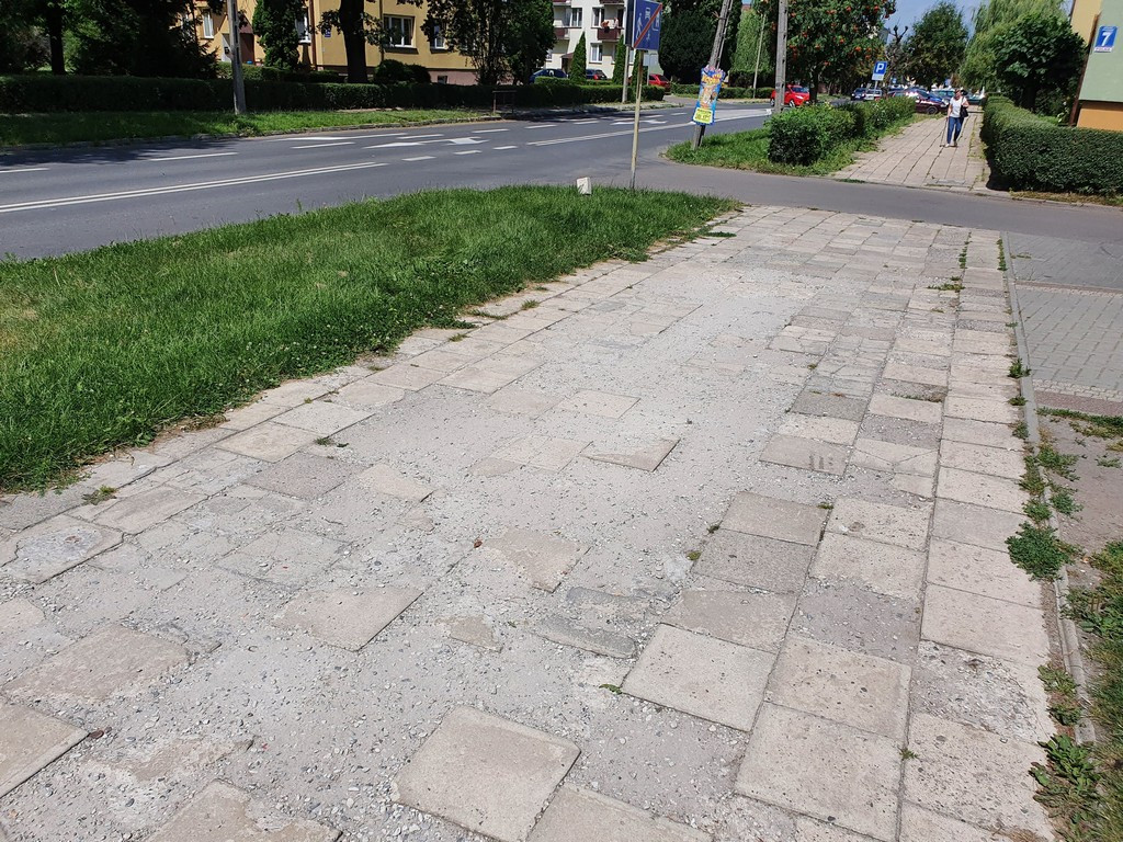 Tu będą nowe chodniki - ulica Mickiewicza