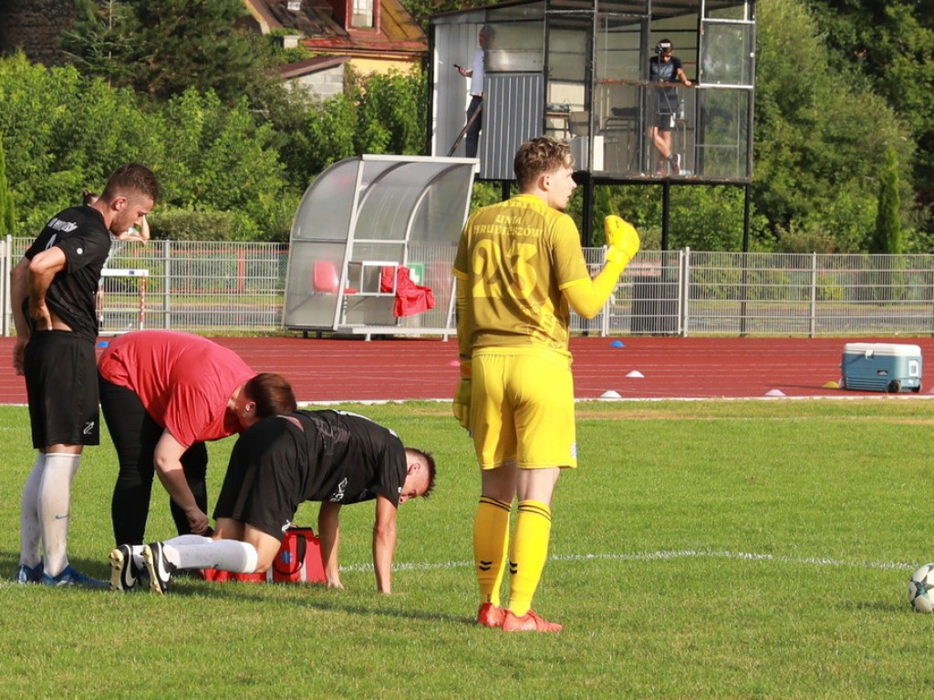 IV liga: Porażka Unii, wysokie zwycięstwo Kryształu