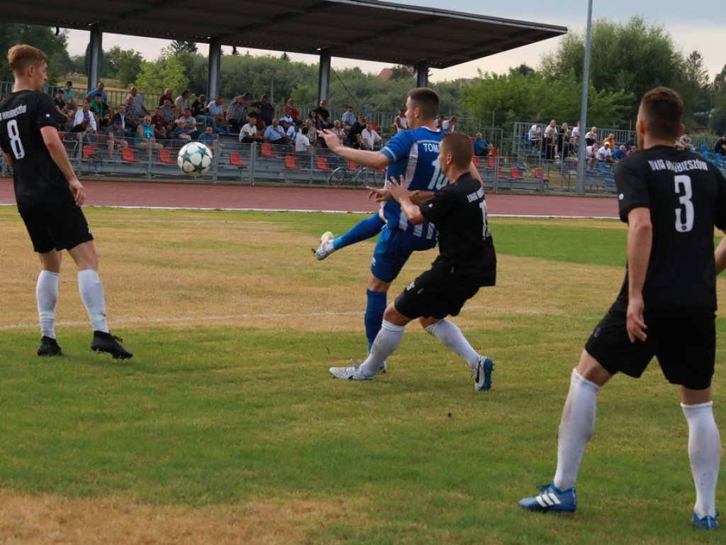 IV liga: Porażka Unii, wysokie zwycięstwo Kryształu