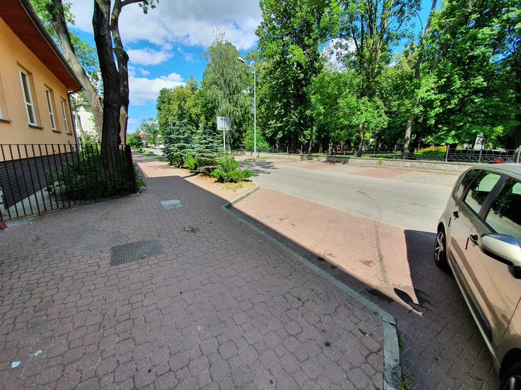 Tu będą nowe chodniki - ulica mjr. Dobrzańskiego 