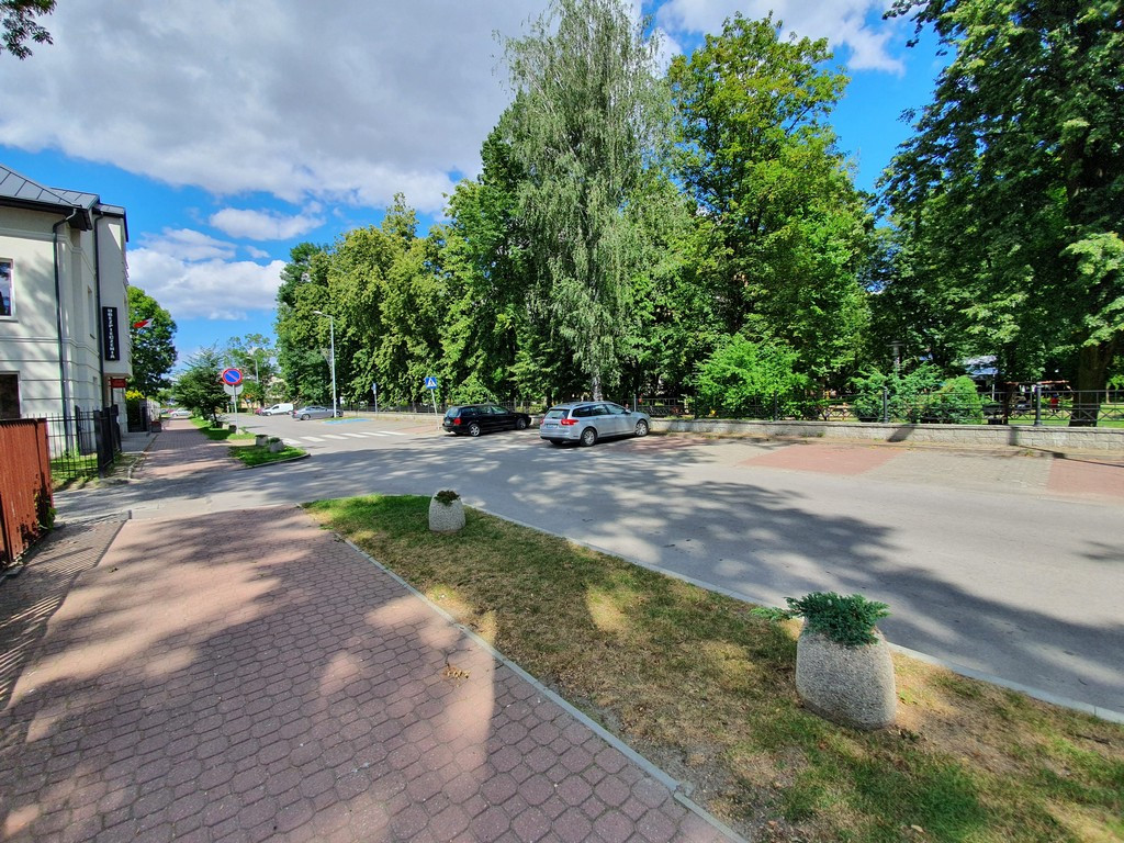 Tu będą nowe chodniki - ulica mjr. Dobrzańskiego 