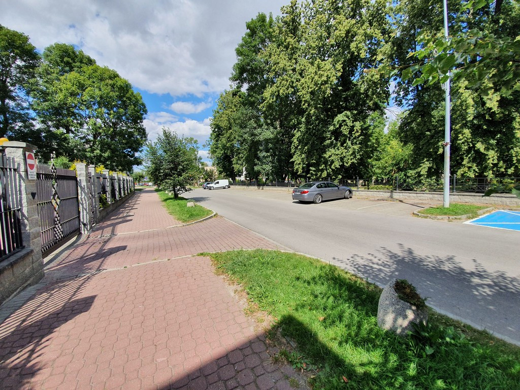 Tu będą nowe chodniki - ulica mjr. Dobrzańskiego 