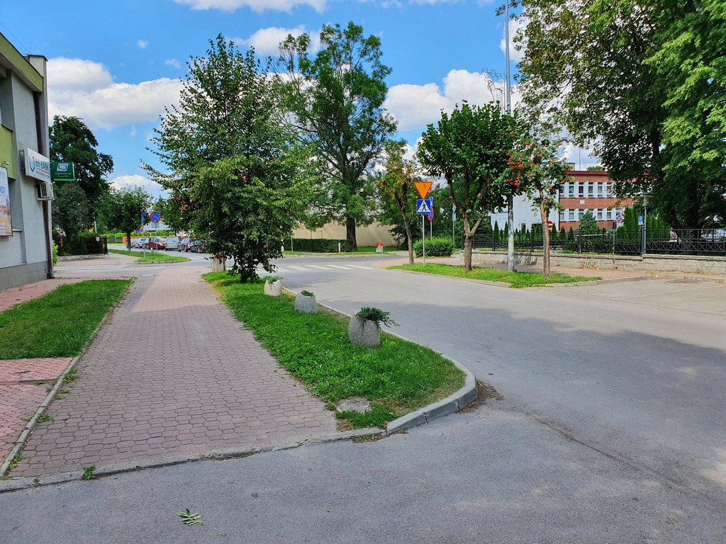 Tu będą nowe chodniki - ulica mjr. Dobrzańskiego 