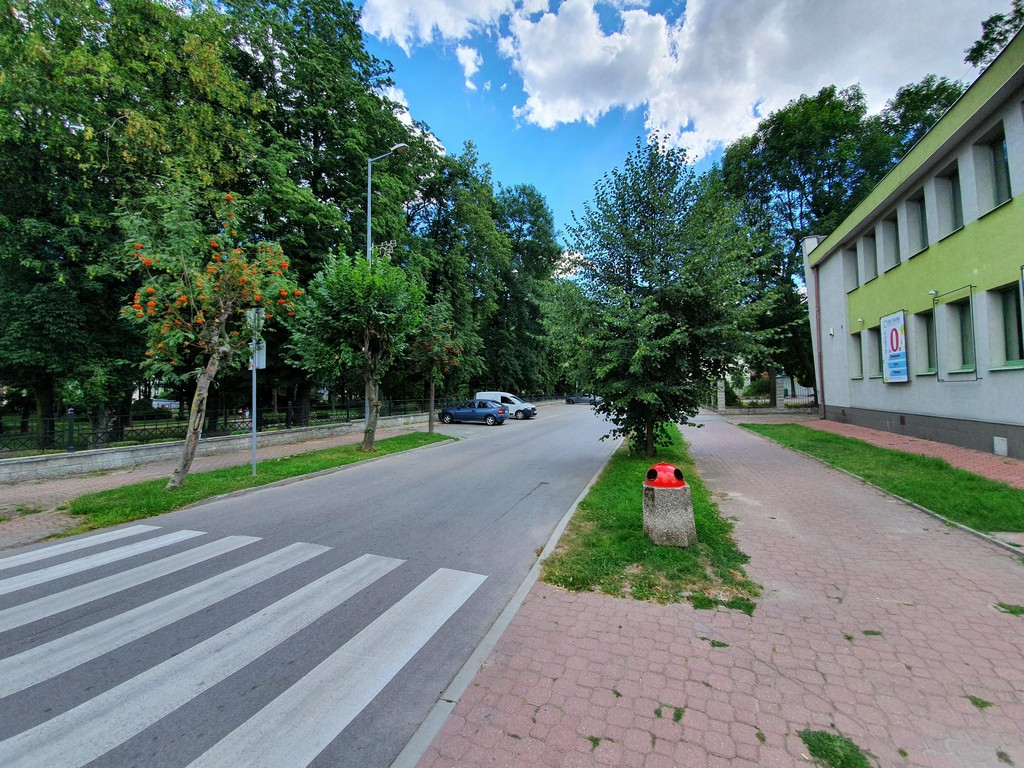 Tu będą nowe chodniki - ulica mjr. Dobrzańskiego 