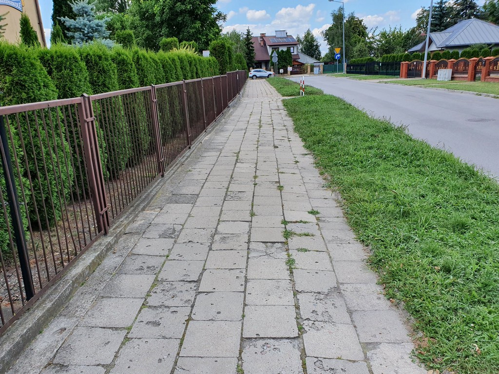 Tu będą nowe chodniki - ulica mjr. Dobrzańskiego 