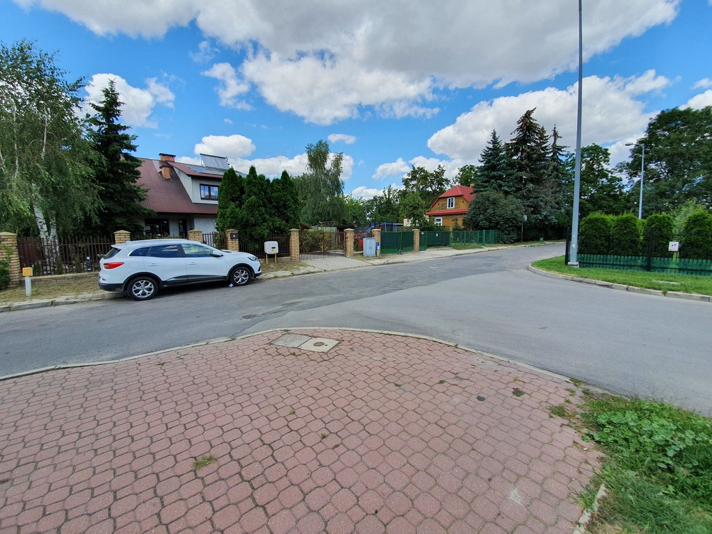 Tu będą nowe chodniki - ulica mjr. Dobrzańskiego 