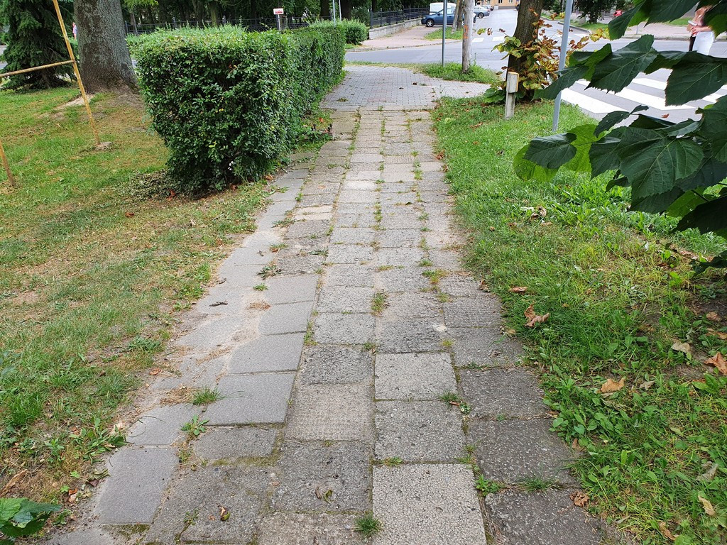 Tu będą nowe chodniki - ulica mjr. Dobrzańskiego 