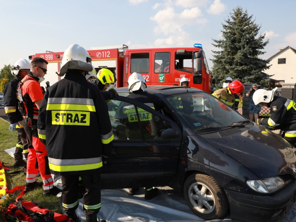 Hrubieszów: Ćwiczenia terenowe w zakresie ratownictwa drogowego i udzielania pierwszej pomocy przedmedycznej