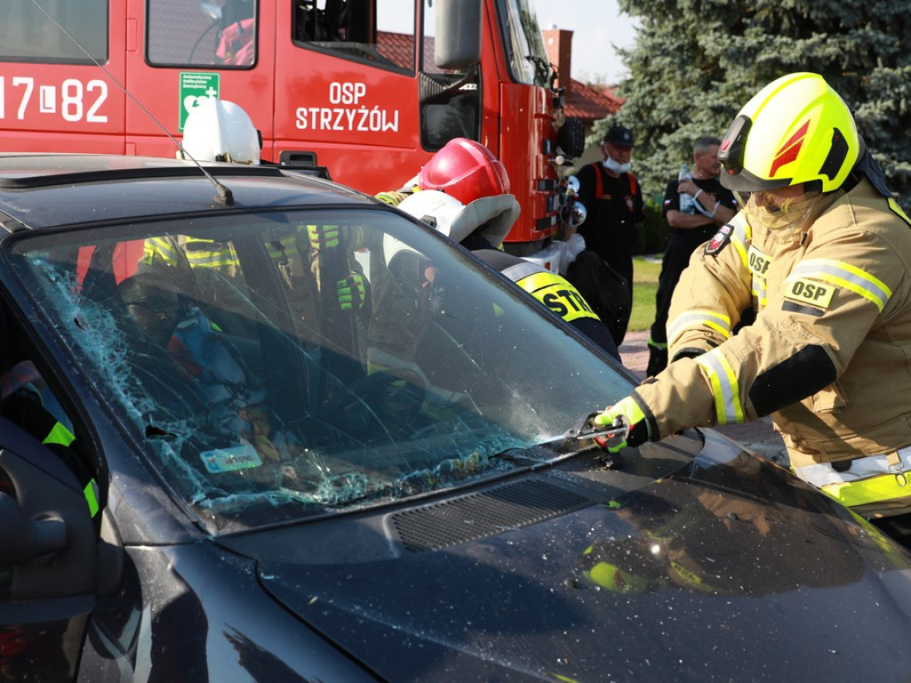 Hrubieszów: Ćwiczenia terenowe w zakresie ratownictwa drogowego i udzielania pierwszej pomocy przedmedycznej