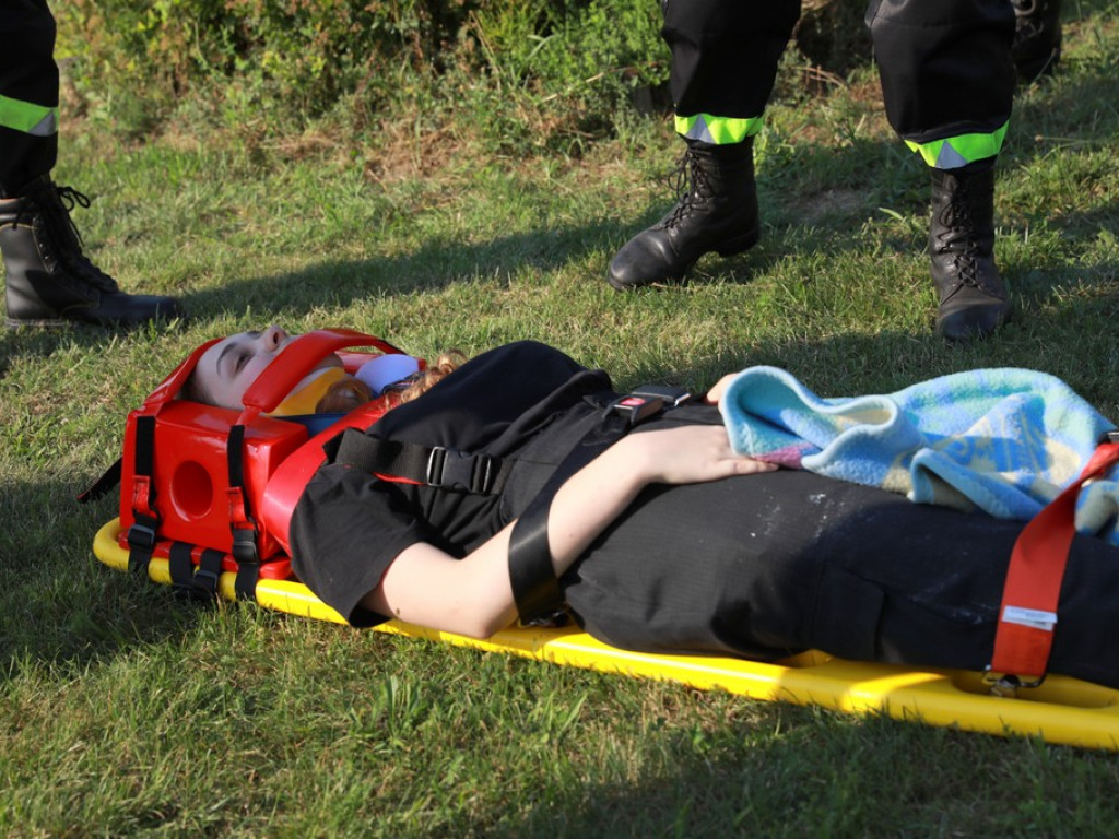 Hrubieszów: Ćwiczenia terenowe w zakresie ratownictwa drogowego i udzielania pierwszej pomocy przedmedycznej