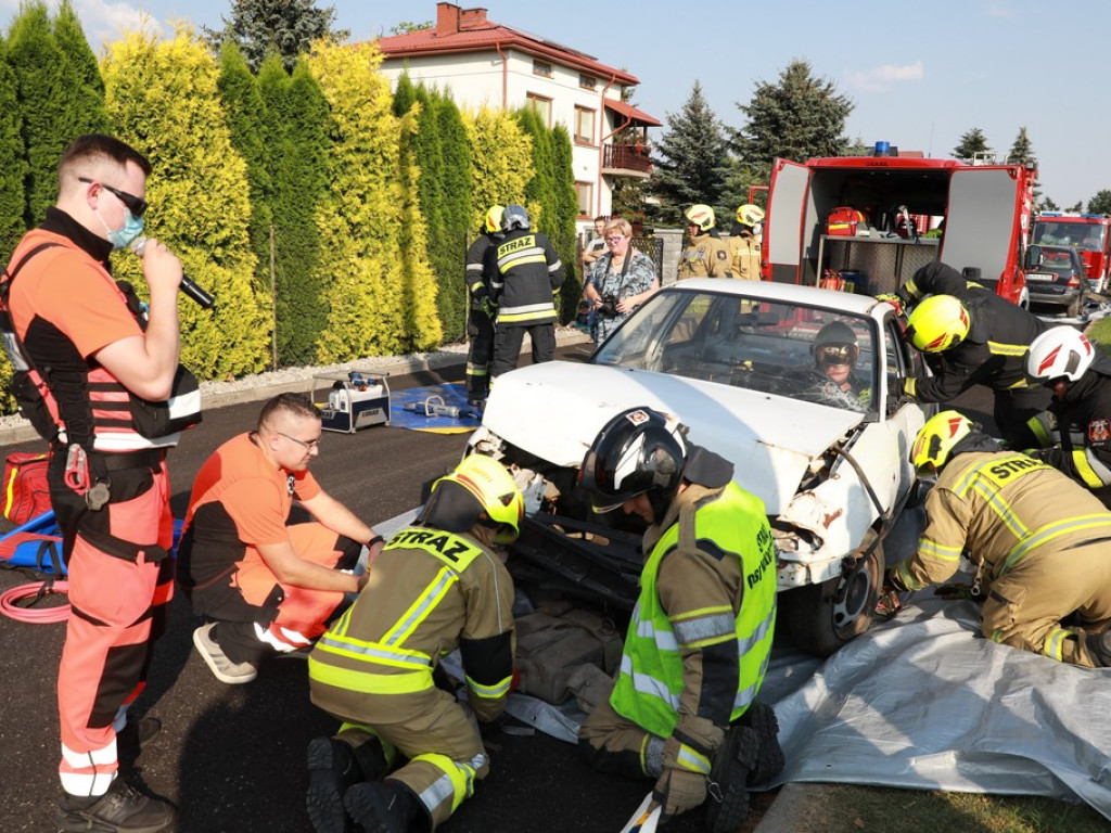 Hrubieszów: Ćwiczenia terenowe w zakresie ratownictwa drogowego i udzielania pierwszej pomocy przedmedycznej