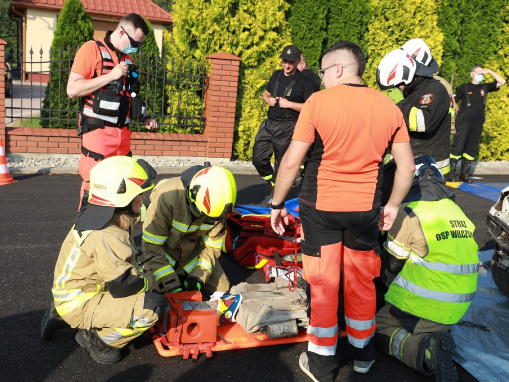 Hrubieszów: Ćwiczenia terenowe w zakresie ratownictwa drogowego i udzielania pierwszej pomocy przedmedycznej