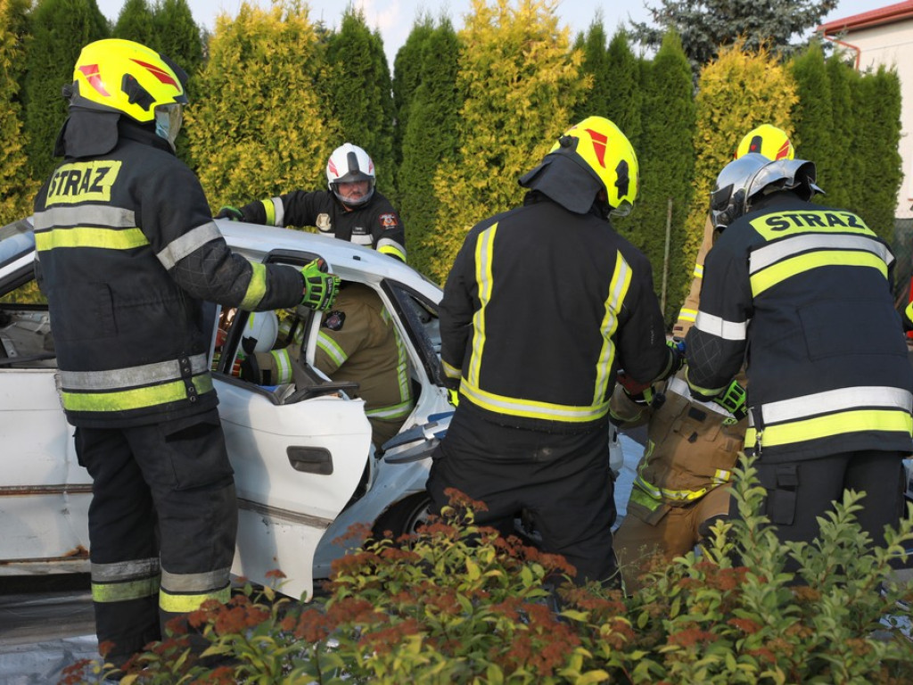 Hrubieszów: Ćwiczenia terenowe w zakresie ratownictwa drogowego i udzielania pierwszej pomocy przedmedycznej
