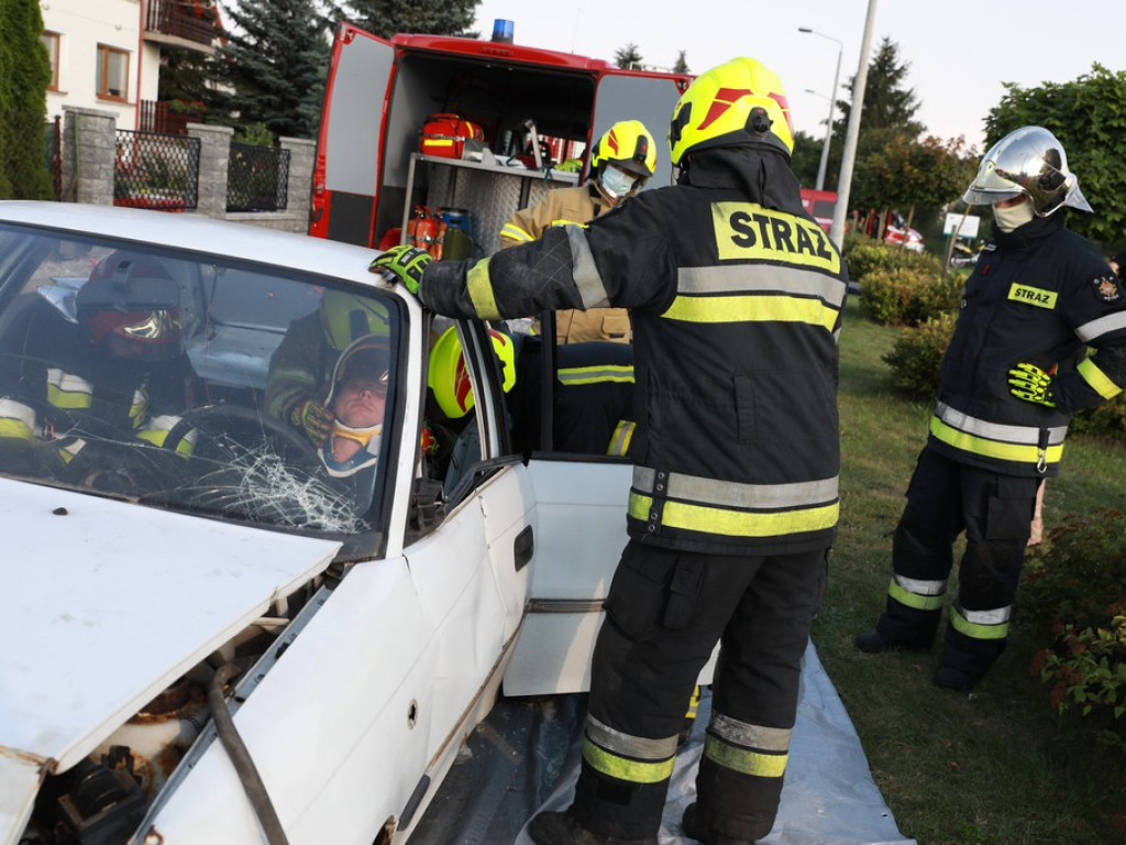 Hrubieszów: Ćwiczenia terenowe w zakresie ratownictwa drogowego i udzielania pierwszej pomocy przedmedycznej