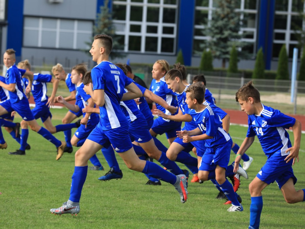 Pewna wygrana trampkarzy Unii Hrubieszów na rozpoczęcie sezonu