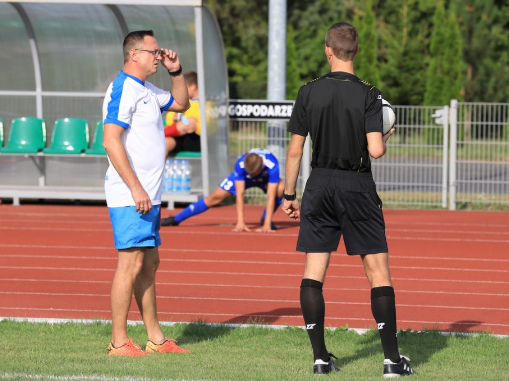 Pewna wygrana trampkarzy Unii Hrubieszów na rozpoczęcie sezonu