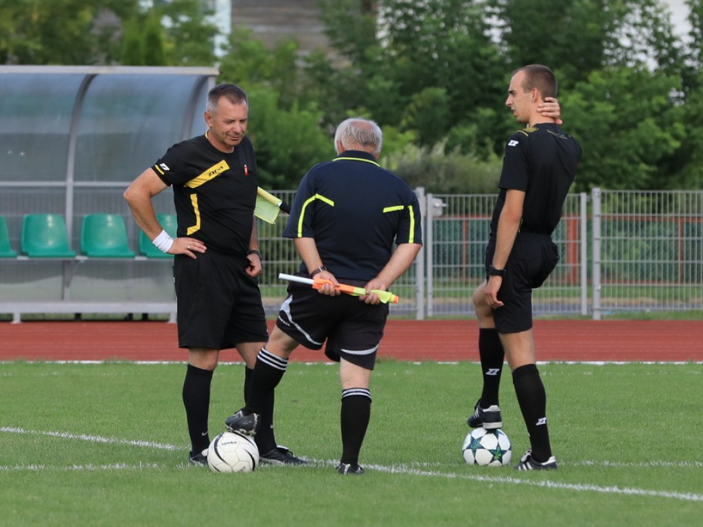 Pewna wygrana trampkarzy Unii Hrubieszów na rozpoczęcie sezonu