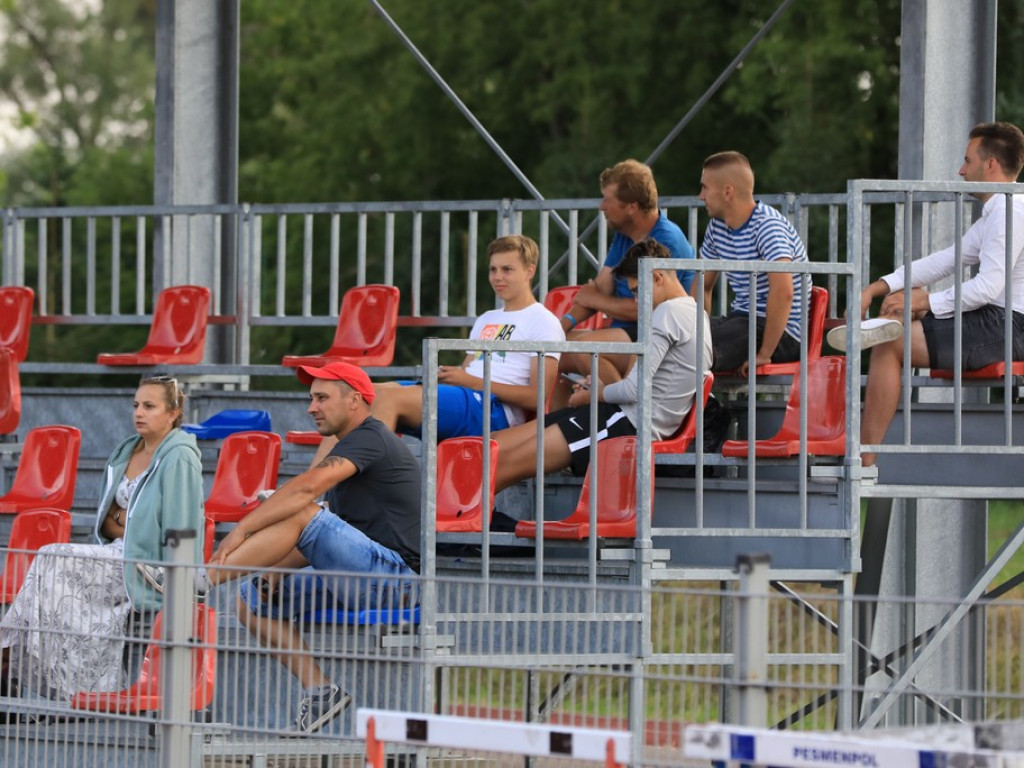 Pewna wygrana trampkarzy Unii Hrubieszów na rozpoczęcie sezonu