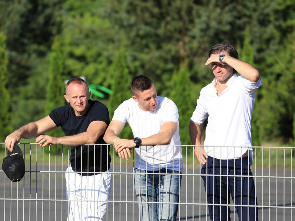 IV liga: Unia wreszcie wygrała, Kryształ zremisował