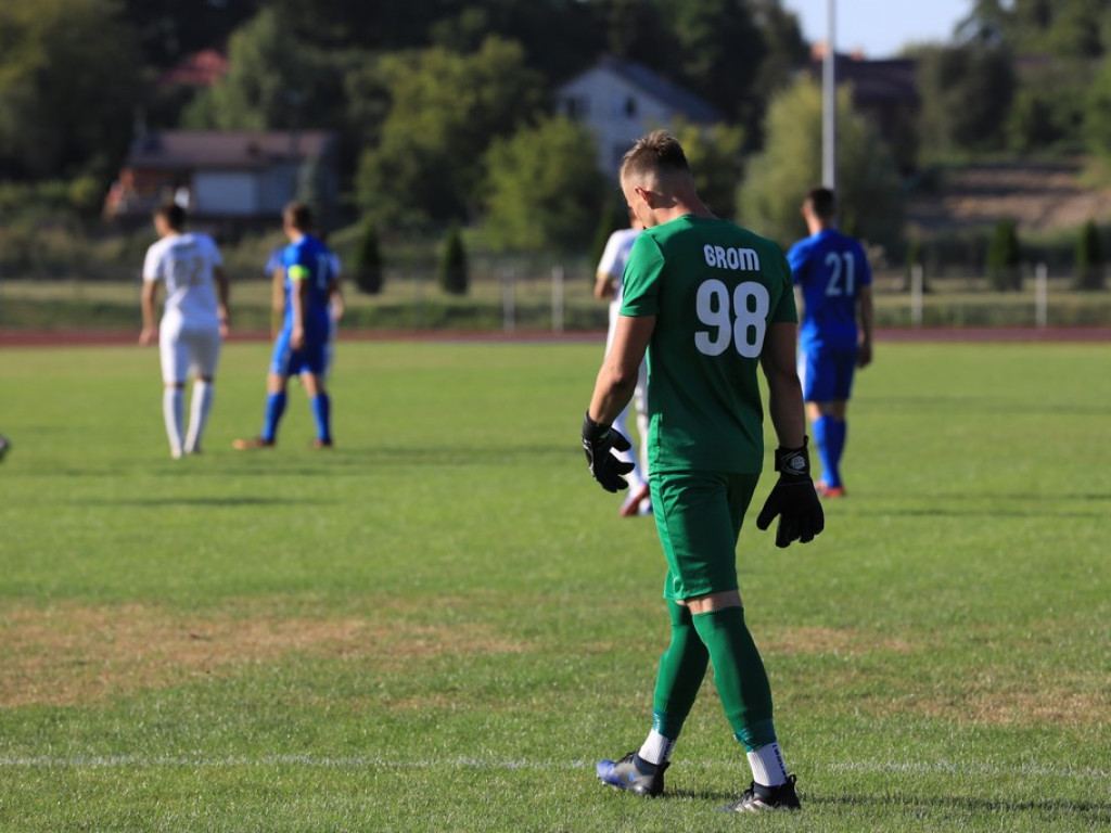 IV liga: Unia wreszcie wygrała, Kryształ zremisował