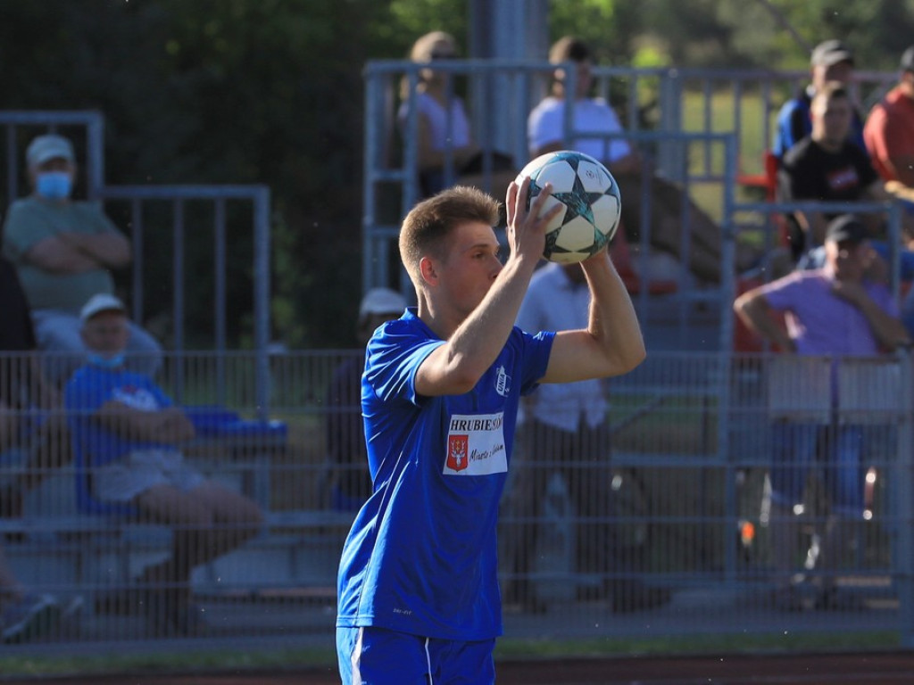 IV liga: Unia wreszcie wygrała, Kryształ zremisował