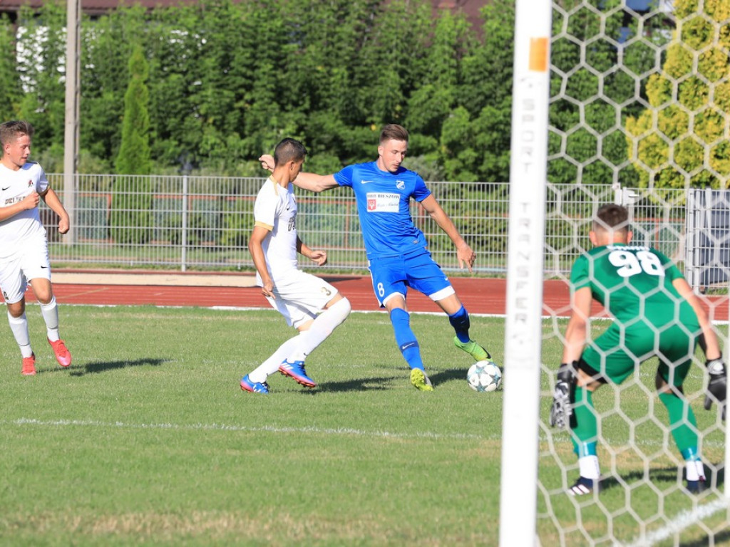 IV liga: Unia wreszcie wygrała, Kryształ zremisował