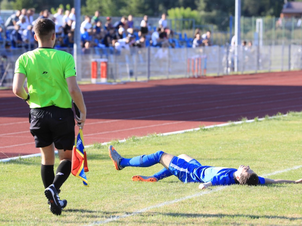 IV liga: Unia wreszcie wygrała, Kryształ zremisował